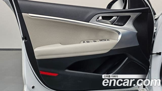 Genesis G70 2021 — ფოტო 30/36