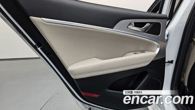 Genesis G70 2021 — ფოტო 26/36