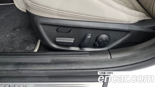 Genesis G70 2021 — ფოტო 24/36