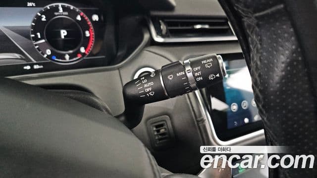 Land Rover Range Rover Velar 2018 — Фото 16/20