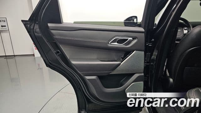 Land Rover Range Rover Velar 2018 — Şəkil 20/36