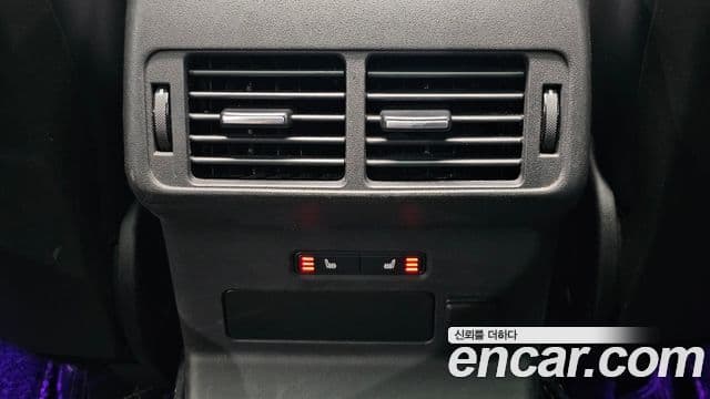 Land Rover Range Rover Velar 2018 — Şəkil 33/36