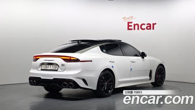 Kia Stinger 2020 — Фото 2/20