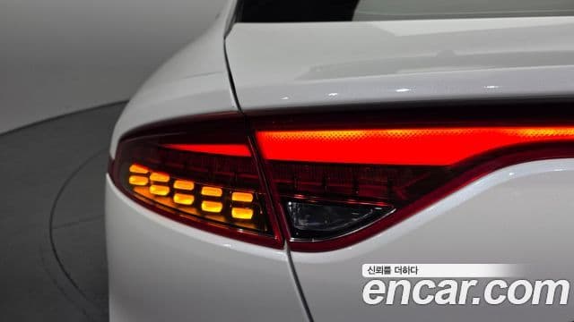 Kia Stinger Meister 2020 — ფოტო 12/40