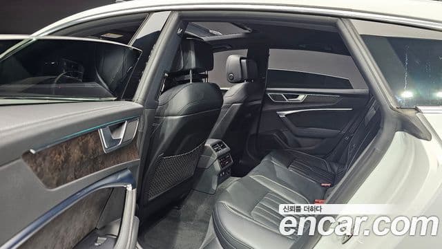 Audi A7 2020 — фото 12 из 20