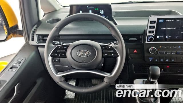 Hyundai Staria 2023 — Şəkil 16/20