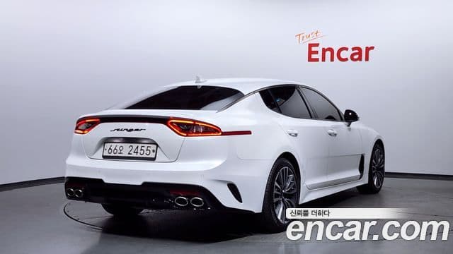 Kia Stinger 2018 — ფოტო 11/20