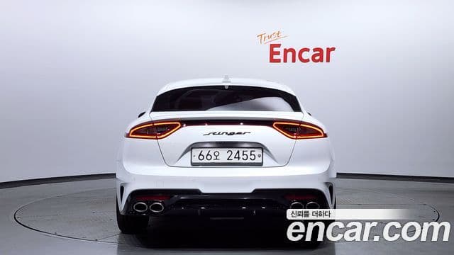 Kia Stinger 2018 — ფოტო 16/20