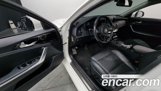 Kia Stinger 2018 — ფოტო 13/20