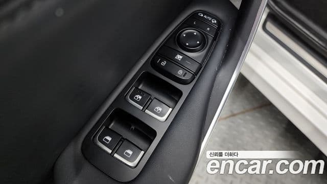 Kia Stinger 2018 — ფოტო 8/20