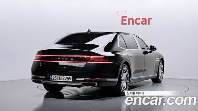 Genesis G90 2022 — Photo 11/20