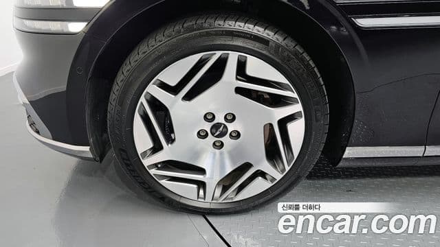 Genesis G90 2022 — Photo 10/20