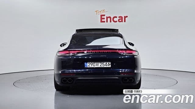 Porsche Panamera 2022 — Photo 2/20