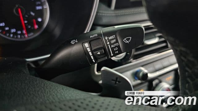 Genesis G70 2019 — ფოტო 17/20