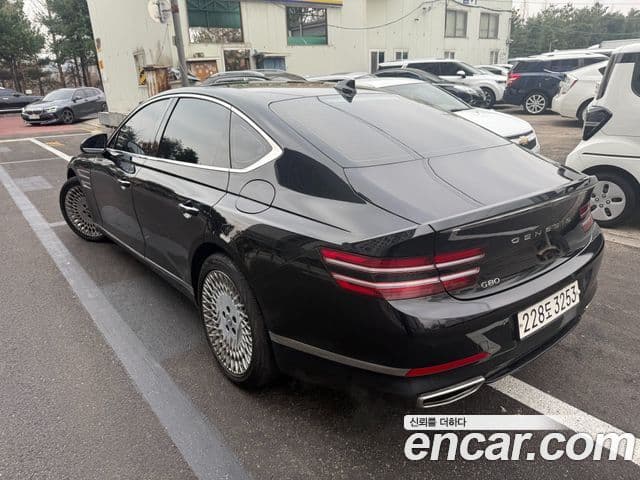 Genesis Electrified G80 2023 — Şəkil 5/20