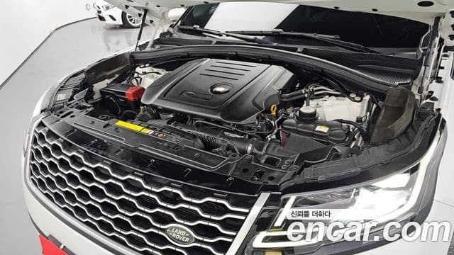 Land Rover Range Rover Velar 2019 — ფოტო 6/20