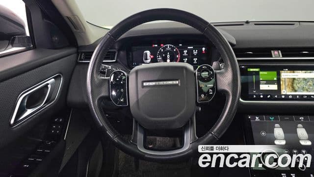 Land Rover Range Rover Velar 2019 — ფოტო 13/20