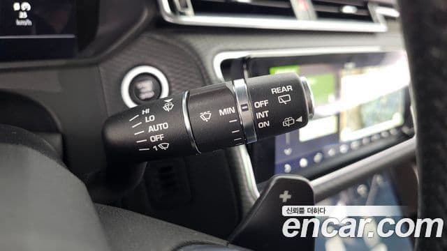 Land Rover Range Rover Velar 2019 — ფოტო 14/20