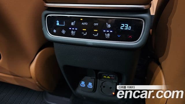 Genesis GV80 2023 — ფოტო 19/20