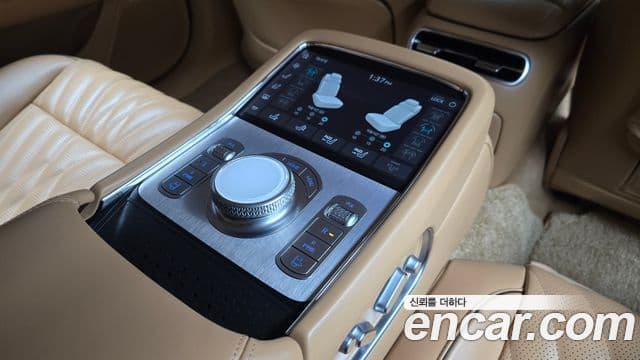 Genesis G90 2022 — ფოტო 19/20