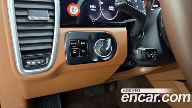 Porsche Cayenne 2019 — Şəkil 17/20