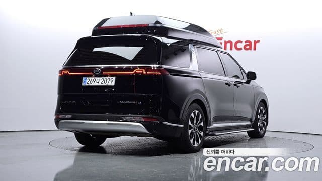 Kia Carnival 2021 — ფოტო 2/20