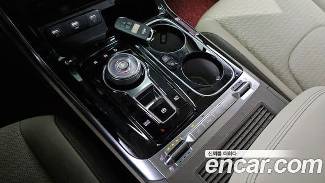 Kia Carnival 2021 — ფოტო 9/20