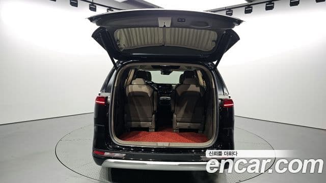 Kia Carnival 2021 — ფოტო 20/20