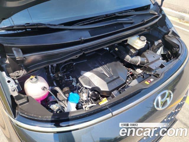 Hyundai Staria 2022 — Şəkil 9/20