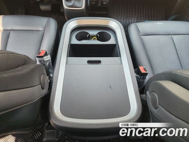 Hyundai Staria 2022 — Şəkil 18/20