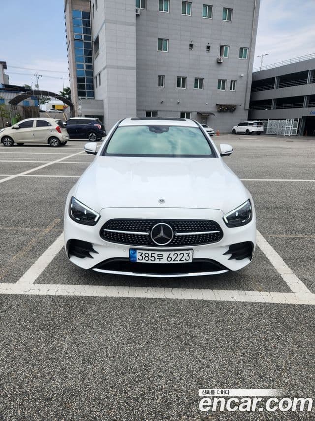 Mercedes-Benz E-Class 2023 — ფოტო 10/19