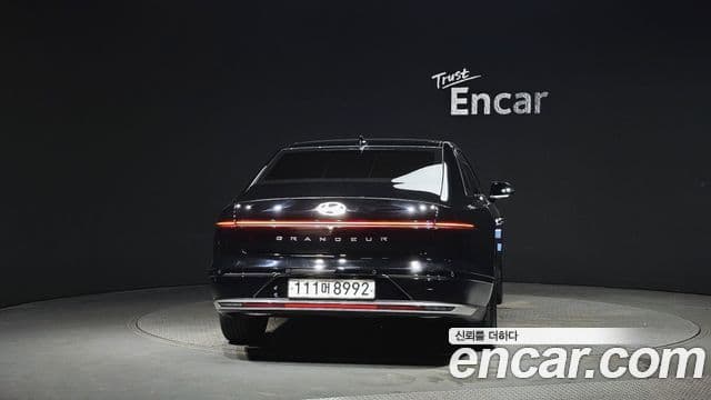 Hyundai Grandeur 2023 — ფოტო 4/20