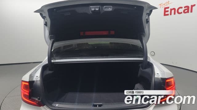Volvo S90 2018 — Şəkil 20/20