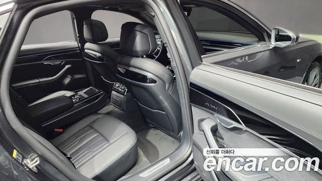 Audi A8 2023 — ფოტო 12/20