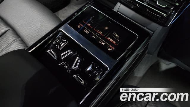 Audi A8 2023 — Şəkil 18/20