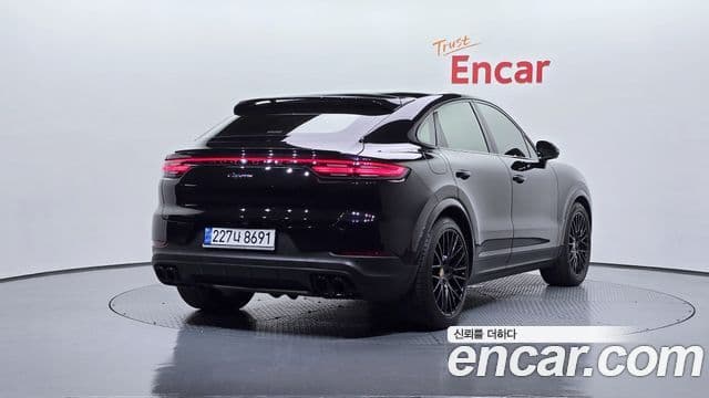 Porsche Cayenne 2020 — ფოტო 2/20