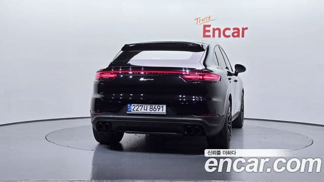 Porsche Cayenne 2020 — ფოტო 4/20