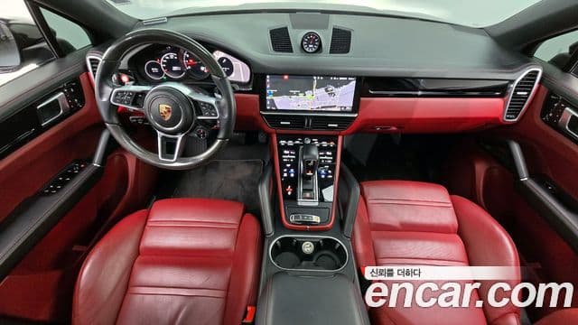 Porsche Cayenne 2020 — ფოტო 7/20