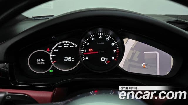 Porsche Cayenne 2020 — ფოტო 8/20