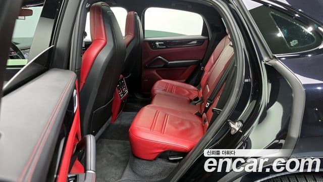 Porsche Cayenne 2020 — ფოტო 12/20