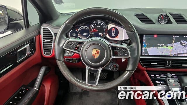 Porsche Cayenne 2020 — ფოტო 14/20
