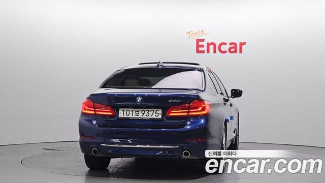 BMW 5 Series 2020 — Photo 19/20