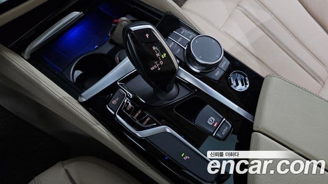 BMW 5 Series 2020 — Photo 15/20