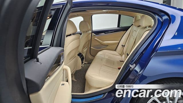 BMW 5 Series 2020 — Photo 2/20