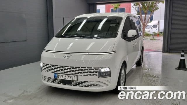 Hyundai Staria 2023 — ფოტო 1/19