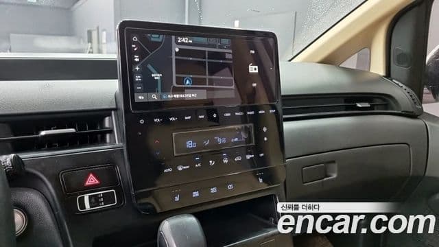 Hyundai Staria 2023 — ფოტო 6/19