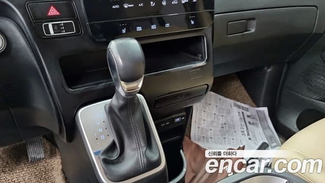 Hyundai Staria 2023 — ფოტო 12/19