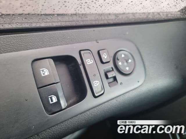 Hyundai Staria 2023 — Photo 6/19