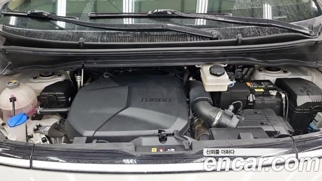 Hyundai Staria 2023 — ფოტო 18/19