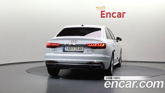 Audi A4 2021 — ფოტო 4/20